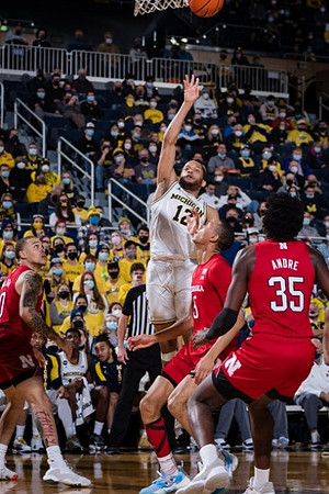 DeVante' Jones (12)