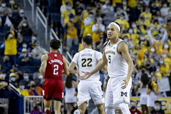 Caleb Houstan (22) and Terrance Williams II (5)