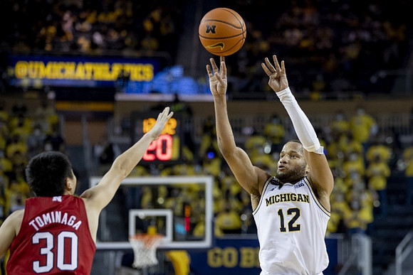DeVante' Jones (12)