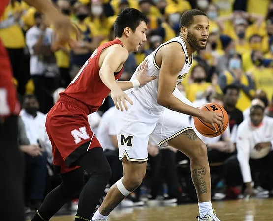 DeVante' Jones (12)