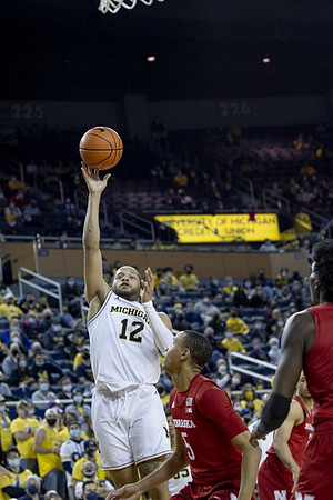 DeVante' Jones (12)