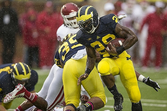 Sione Houma (39) and Fitzgerald Toussaint (28)