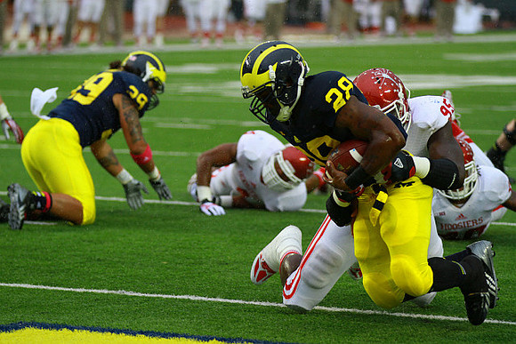 Sione Houma (39) and Fitzgerald Toussaint (28)