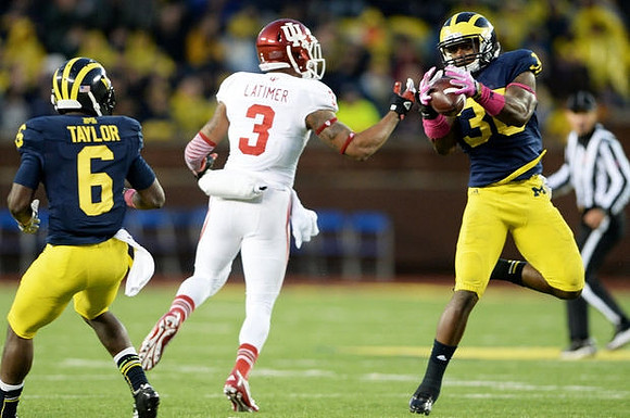 Raymon Taylor (6) and Thomas Gordon (30)