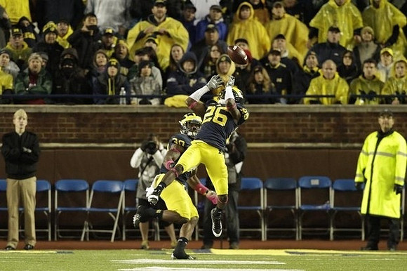 Jourdan Lewis (26) and Thomas Gordon (30)