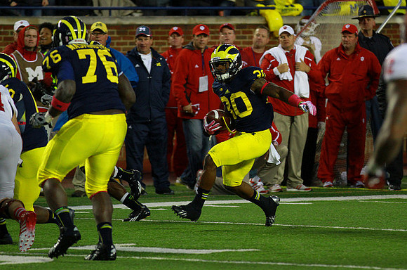 Quinton Washington (76) and Thomas Gordon (30)