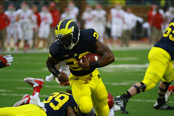 Sione Houma (39), Fitzgerald Toussaint (28), and Kyle Bosch (65)