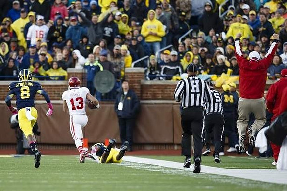 Channing Stribling (8) and Thomas Gordon (30)
