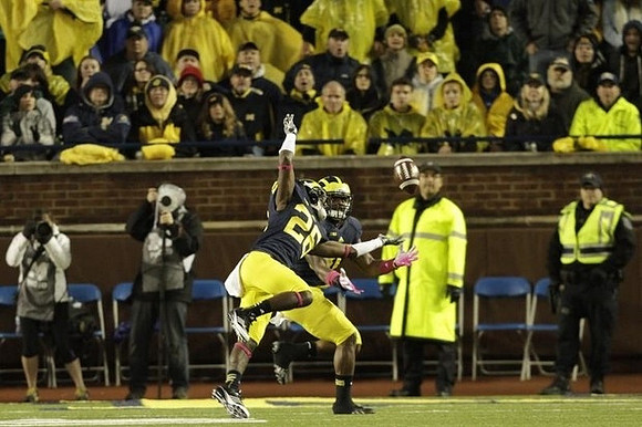 Jourdan Lewis (26) and Thomas Gordon (30)