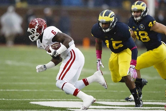 James Ross (15) and Desmond Morgan (48)