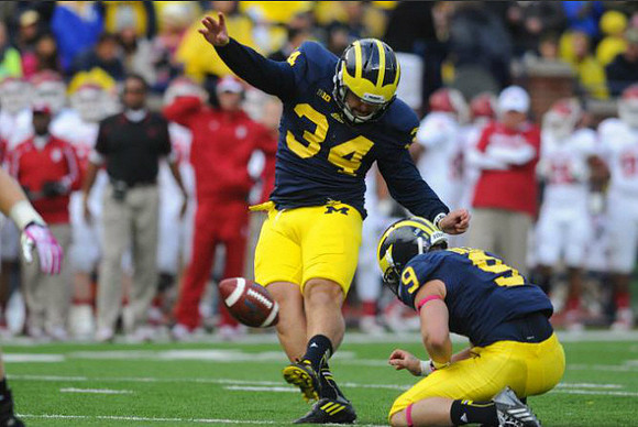 Brendan Gibbons (34) and Drew Dileo (9)