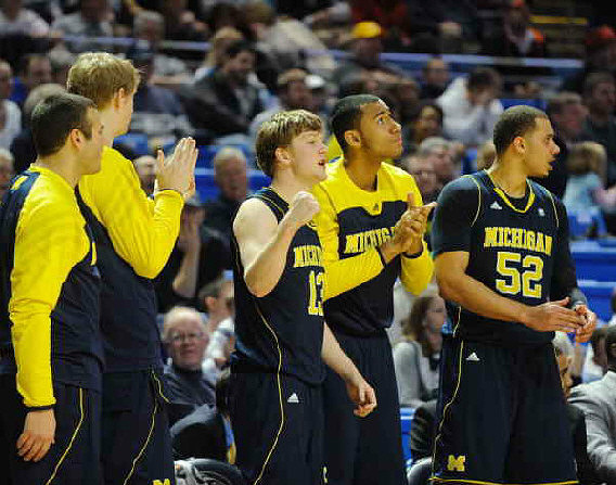 Josh Bartelstein (20), Blake McLimans (22), Matt Vogrich (13), Jon Horford (15), and Jordan Morgan (52)