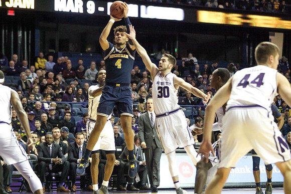 Isaiah Livers (4)