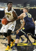 Moritz Wagner (13) and Zak Irvin (21)