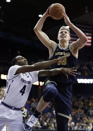 Moritz Wagner (13)