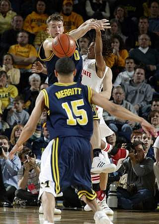 Zack Novak (0) and David Merritt (15)