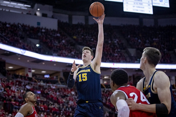 Jon Teske (15) and Franz Wagner (21)