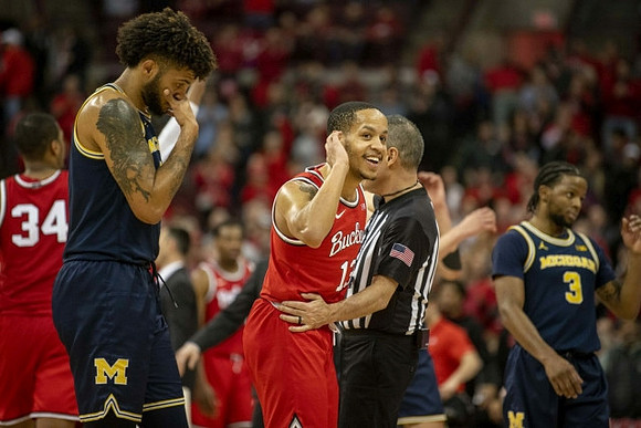 Isaiah Livers (2) and Zavier Simpson (3)