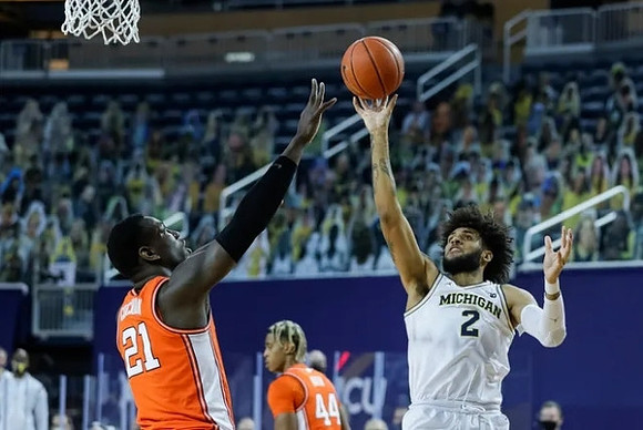 Isaiah Livers (2)