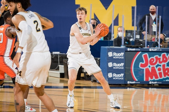 Isaiah Livers (2) and Franz Wagner (21)