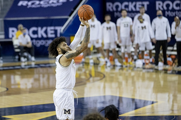 Isaiah Livers (2)