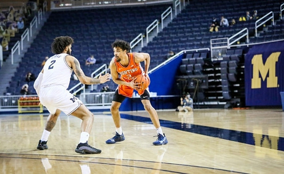 Isaiah Livers (2)