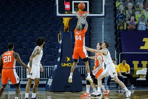 Isaiah Livers (2) and Franz Wagner (21)