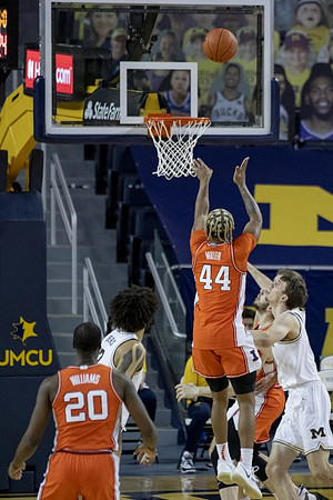 Isaiah Livers (2) and Franz Wagner (21)
