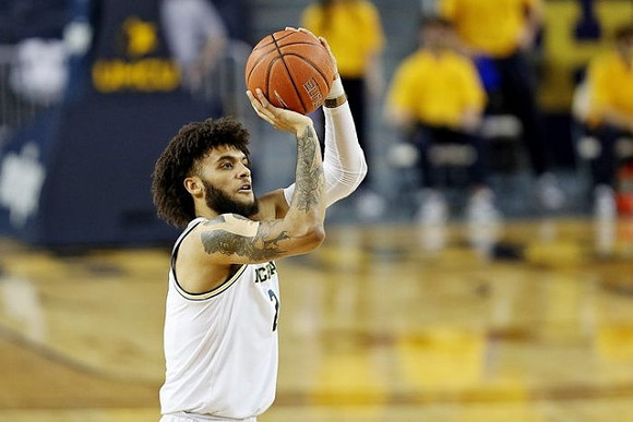 Isaiah Livers (2)