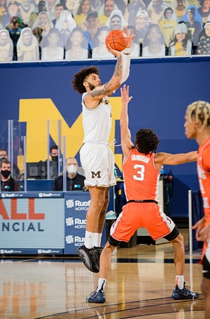 Isaiah Livers (2)