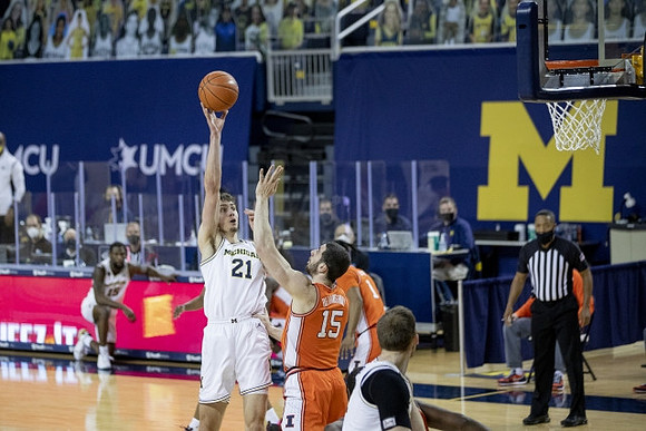 Franz Wagner (21) and Austin Davis (51)