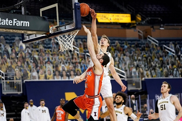 Franz Wagner (21), Isaiah Livers (2), and Austin Davis (51)