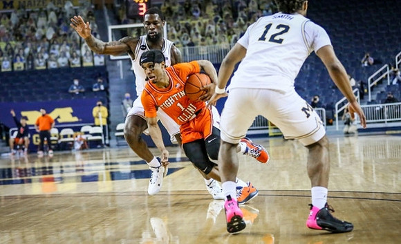 Chaundee Brown Jr. (15) and Mike Smith (12)