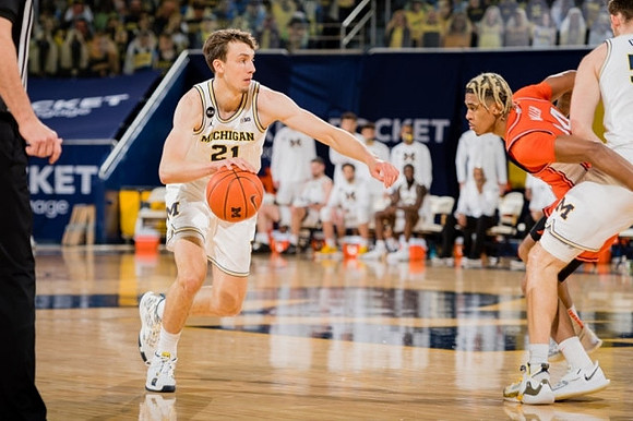 Franz Wagner (21) and Austin Davis (51)