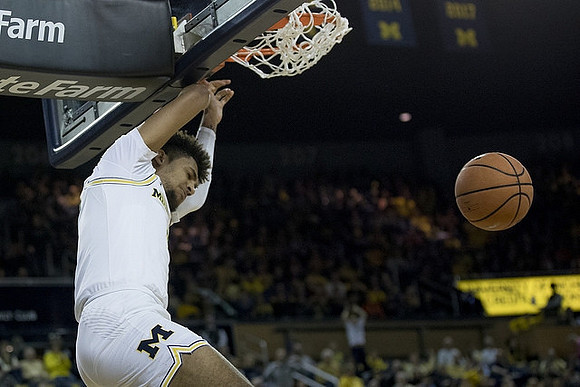 Isaiah Livers (4)