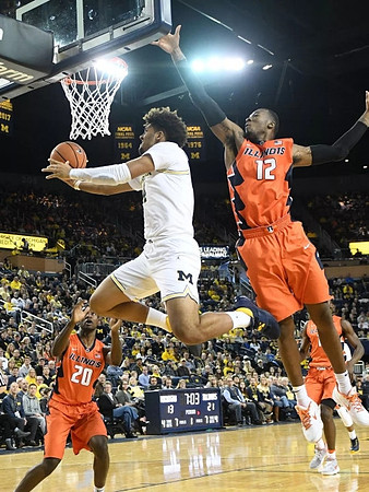 Isaiah Livers (4)