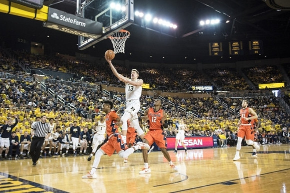 Moritz Wagner (13) and Charles Matthews (1)