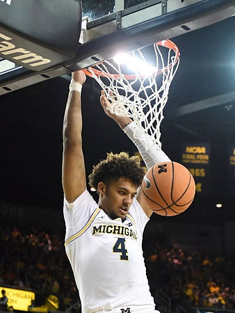 Isaiah Livers (4)