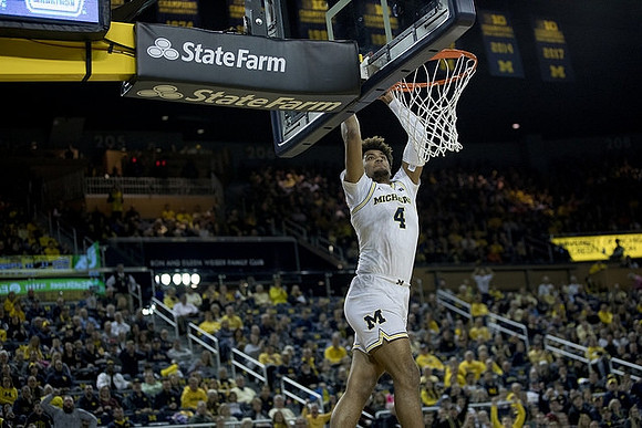 Isaiah Livers (4)