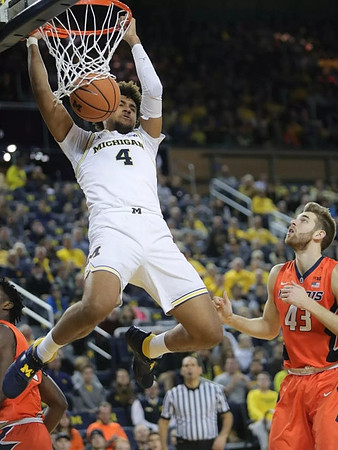 Isaiah Livers (4)
