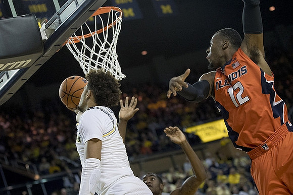 Isaiah Livers (4)