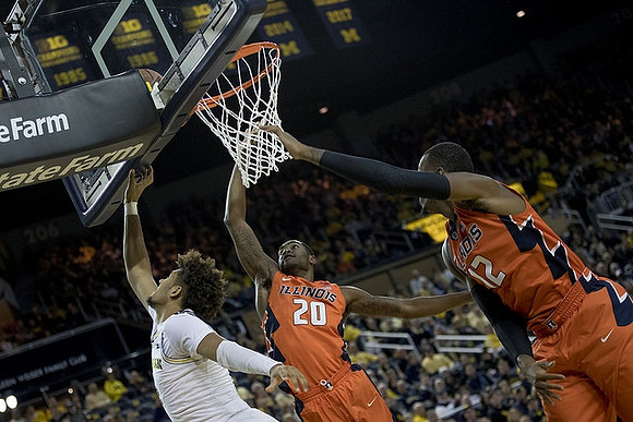 Isaiah Livers (4)