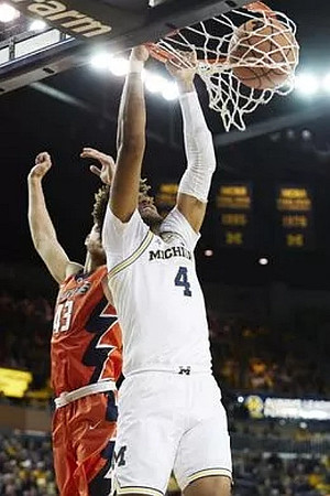 Isaiah Livers (4)