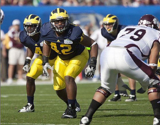 Cameron Gordon (4) and J.B. Fitzgerald (42)