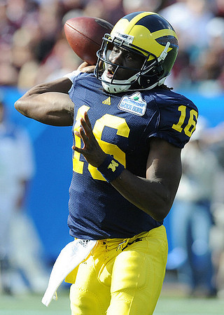 Denard Robinson (16)