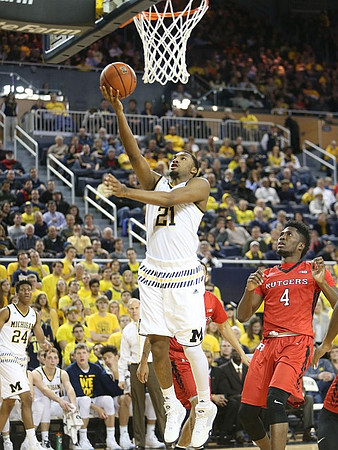 Aubrey Dawkins (24) and Zak Irvin (21)