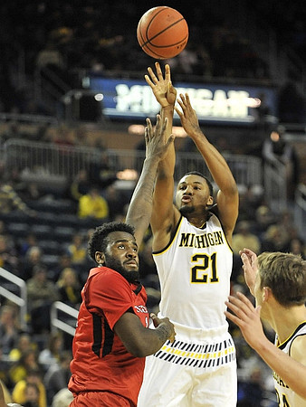 Zak Irvin (21)