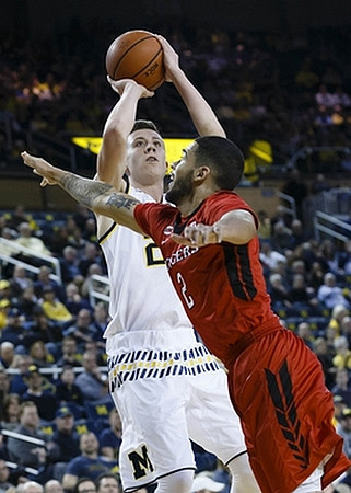 Duncan Robinson (22)
