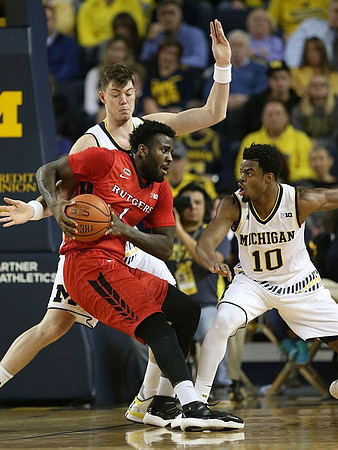 Ricky Doyle (32) and Derrick Walton Jr. (10)
