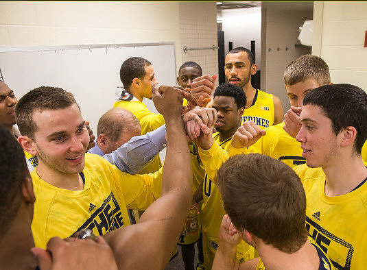 Andrew Dakich (5) and Zak Irvin (21)